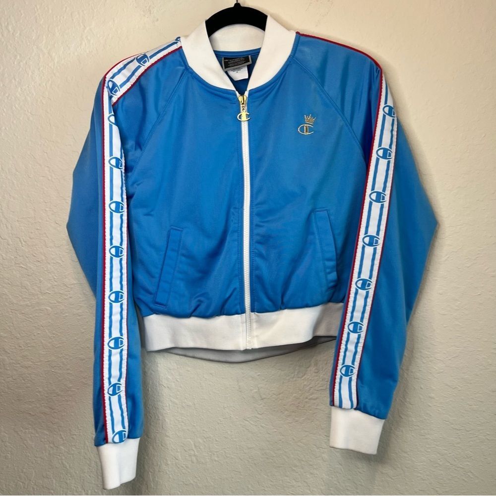 Champion baby blue embroidered cropped track jacket 🖤 XS